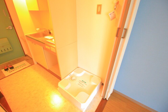 物件内観写真15　(洗濯機置場)