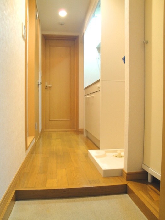 物件内観写真13　(玄関)