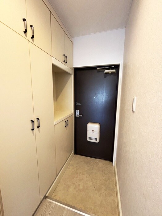 物件内観写真8　(玄関)