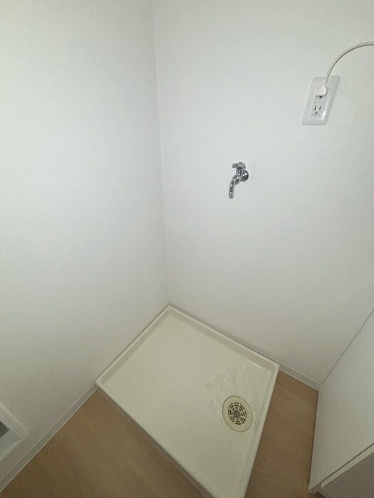 物件内観写真11　(洗濯機置場)