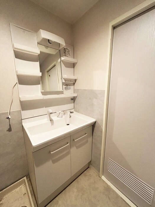 物件内観写真12　(洗面)