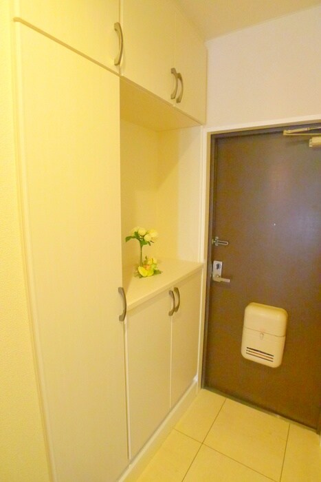 物件内観写真13　(玄関)