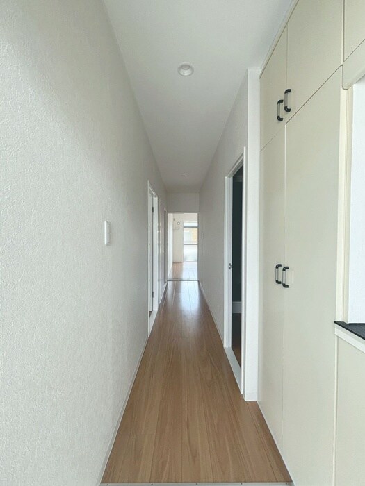 物件内観写真14　(廊下)
