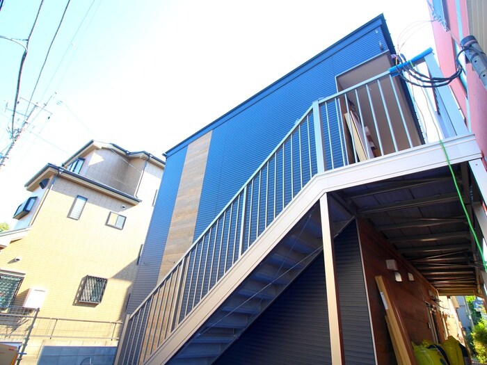 物件外観写真2　(エントランス部分)