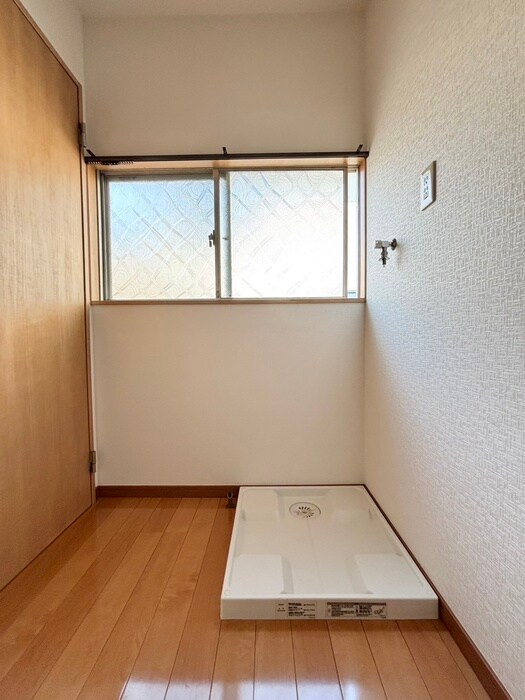 物件内観写真20　(洗濯機置場)