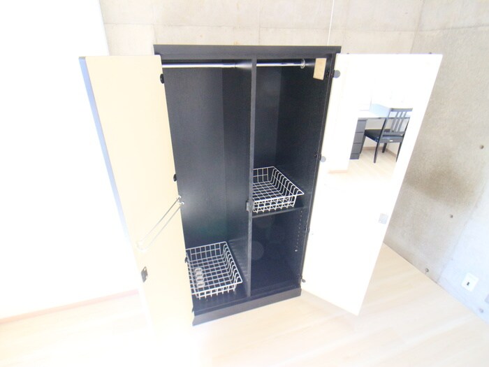 物件内観写真12　(収納)