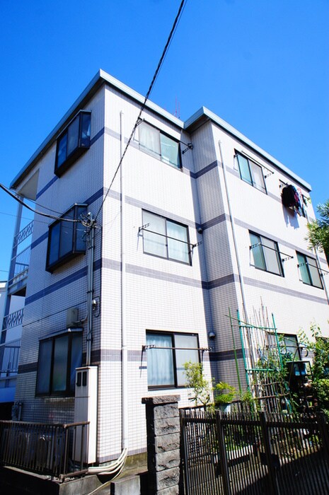 物件外観写真4　(エントランス部分)