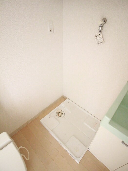 物件内観写真13　(洗濯機置場)