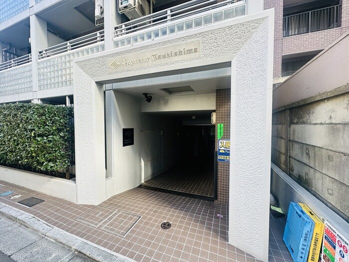 物件外観写真2　(エントランス部分)