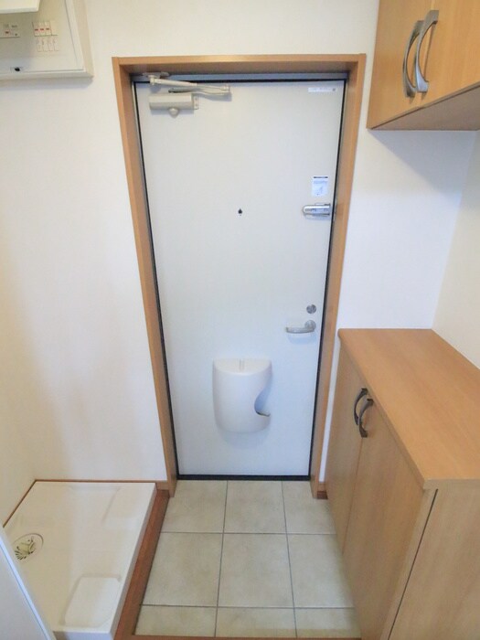 物件内観写真11　(玄関)