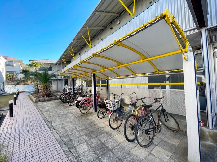 物件外観写真3　(駐輪場)