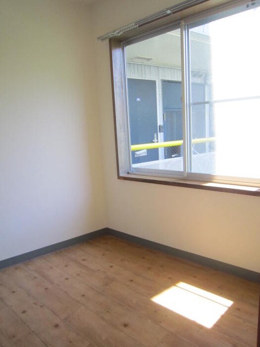 物件内観写真10　(居室)