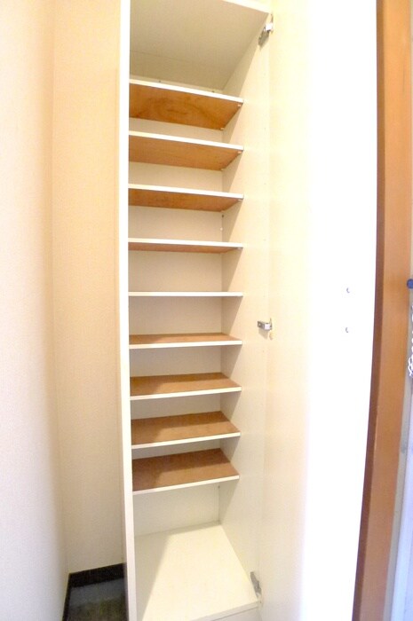 物件内観写真15　(靴箱)