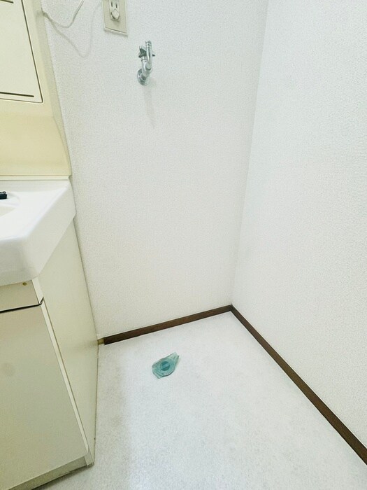 物件内観写真13　(洗濯機置場)