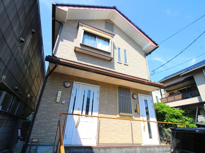 物件外観写真6　(エントランス部分)