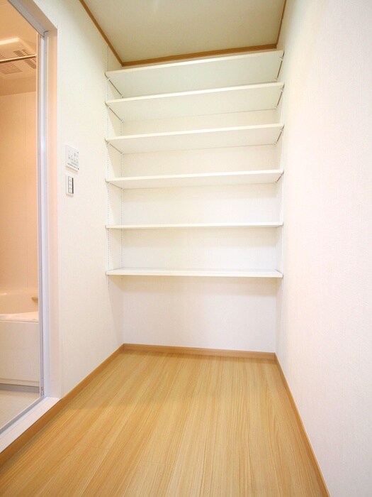 物件内観写真17　(収納)