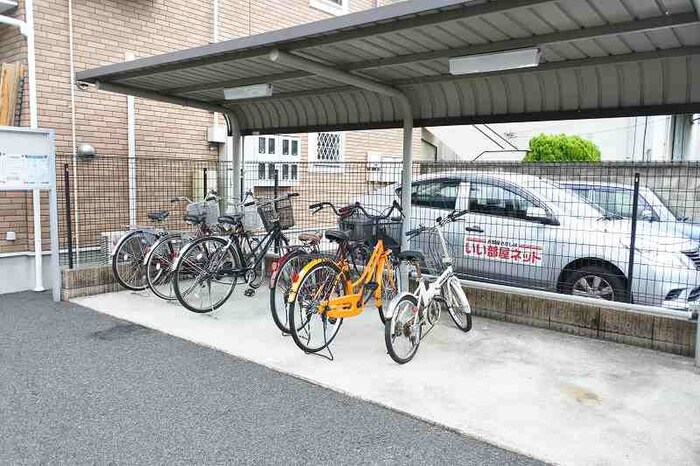 物件外観写真3　(駐輪場)