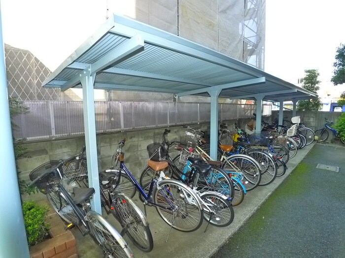 物件外観写真3　(駐輪場)