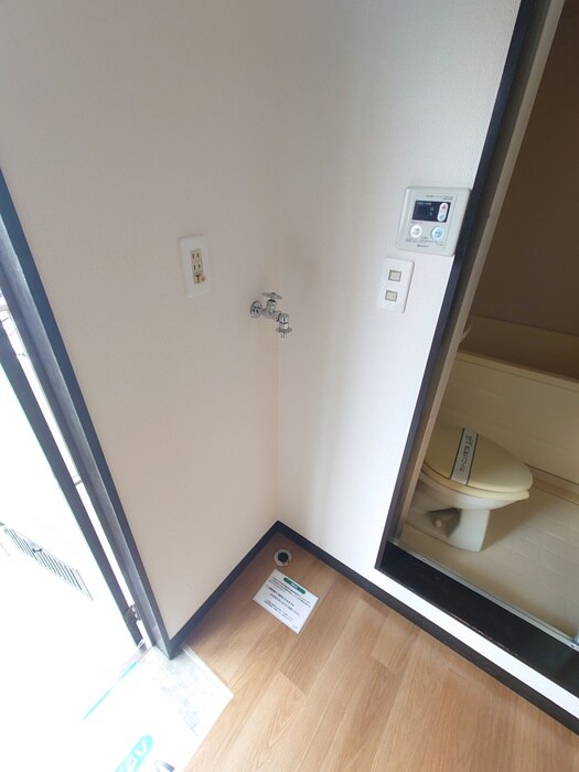 物件内観写真13　(洗濯機置場)