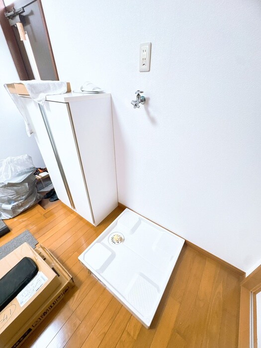 物件内観写真16　(洗濯機置場)