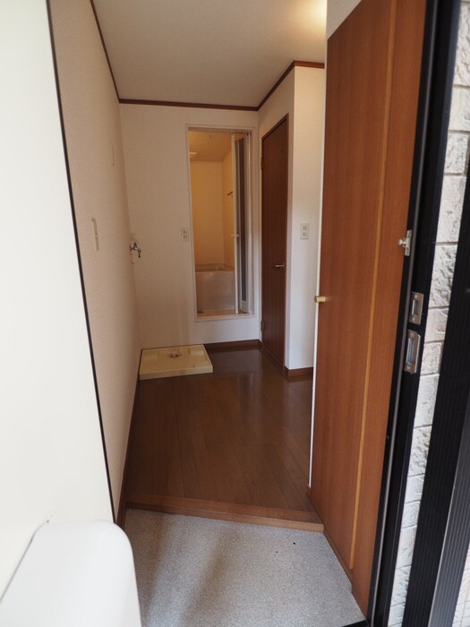 物件内観写真7　(玄関)