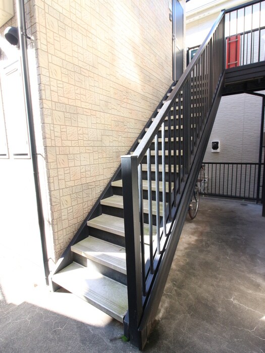 物件外観写真5　(エントランス部分)