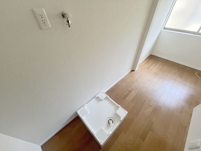 物件内観写真17　(洗濯機置場)