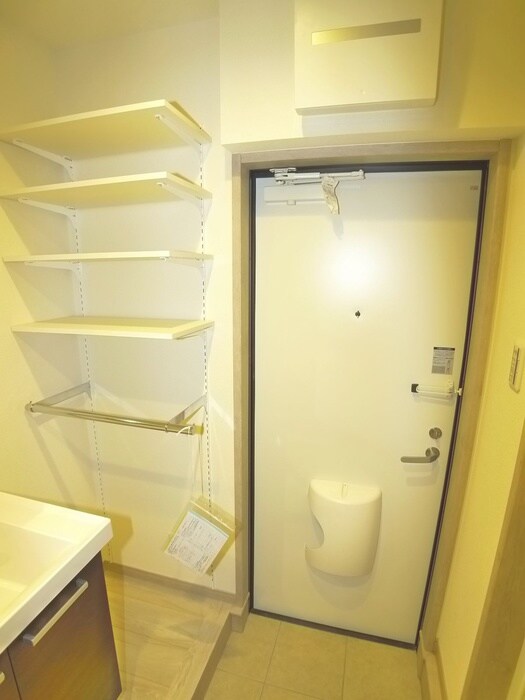 物件内観写真19　(玄関)