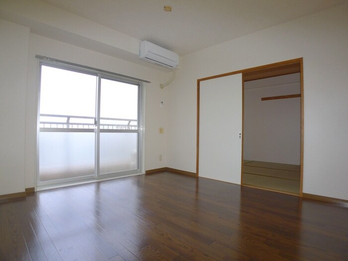 物件内観写真10　(居室)