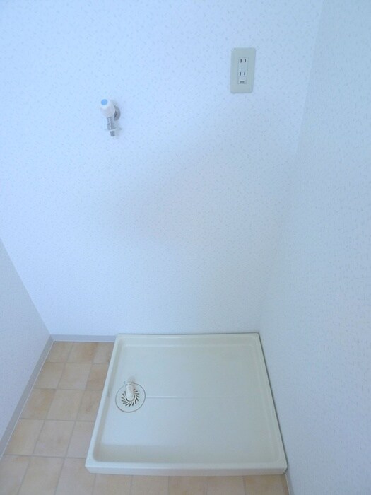 物件内観写真16　(洗濯機置場)