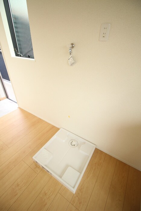 物件内観写真12　(洗濯機置場)