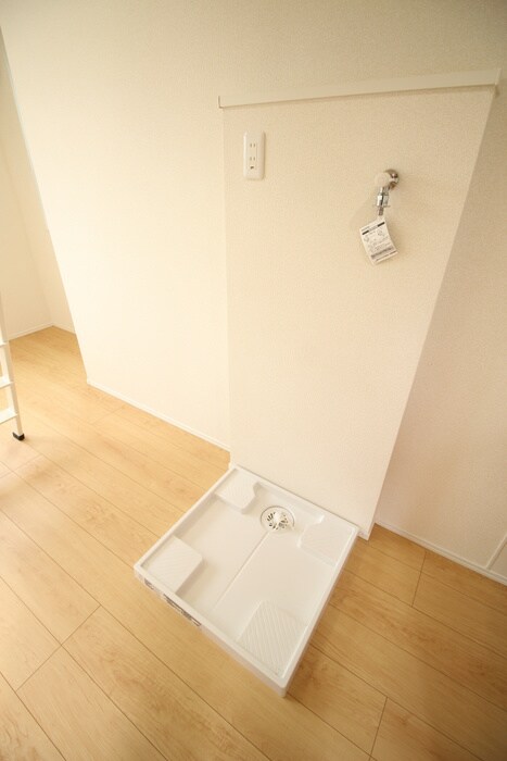 物件内観写真12　(洗濯機置場)