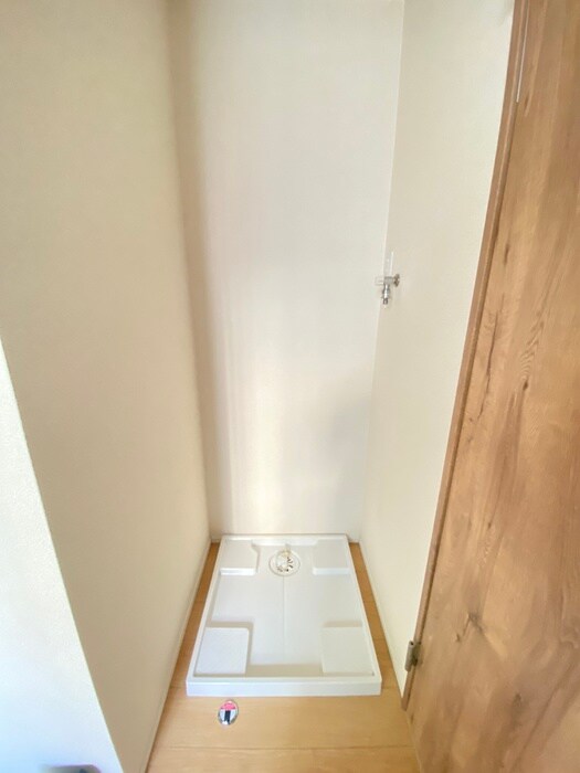 物件内観写真13　(洗濯機置場)