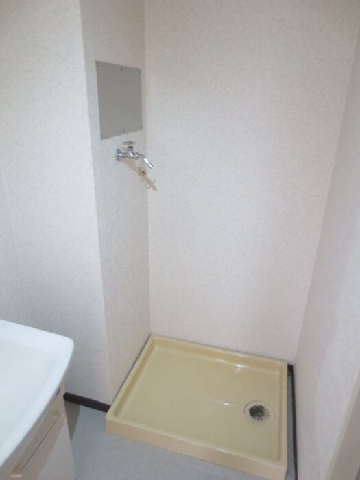 物件内観写真9　(洗濯機置場)