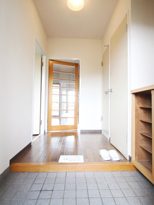 物件内観写真17　(玄関)