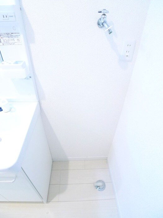 物件内観写真15　(洗濯機置場)