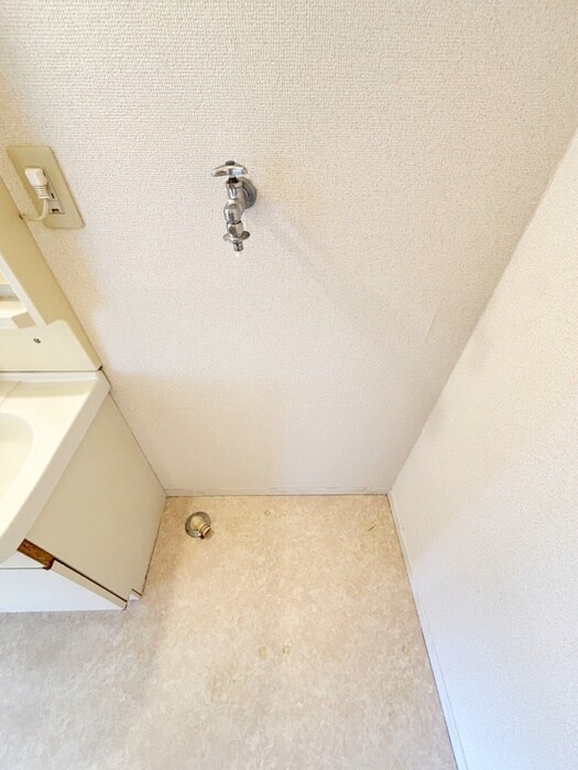 物件内観写真18　(洗濯機置場)