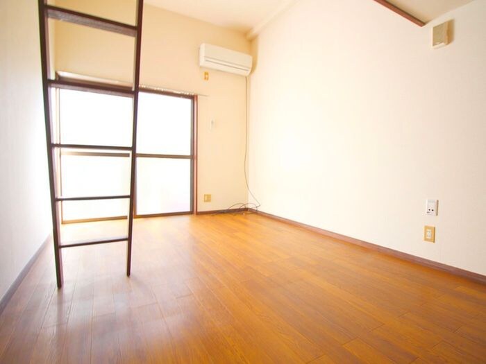 物件内観写真9　(居室)