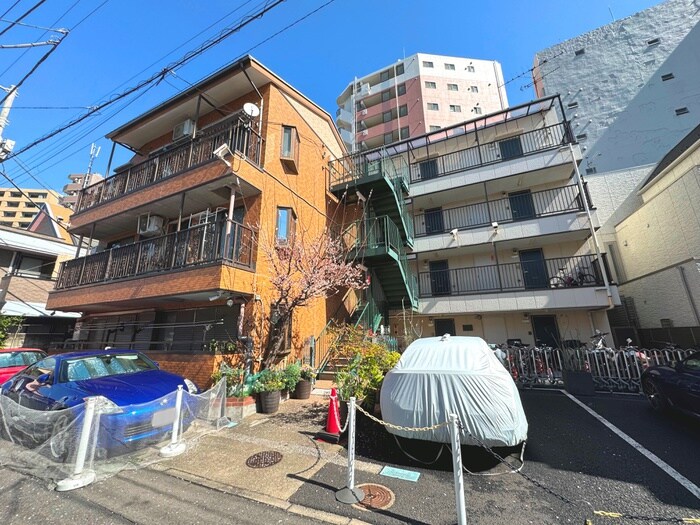 物件外観写真4　(駐車場)