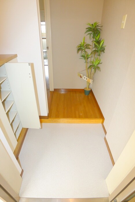 物件内観写真17　(玄関)