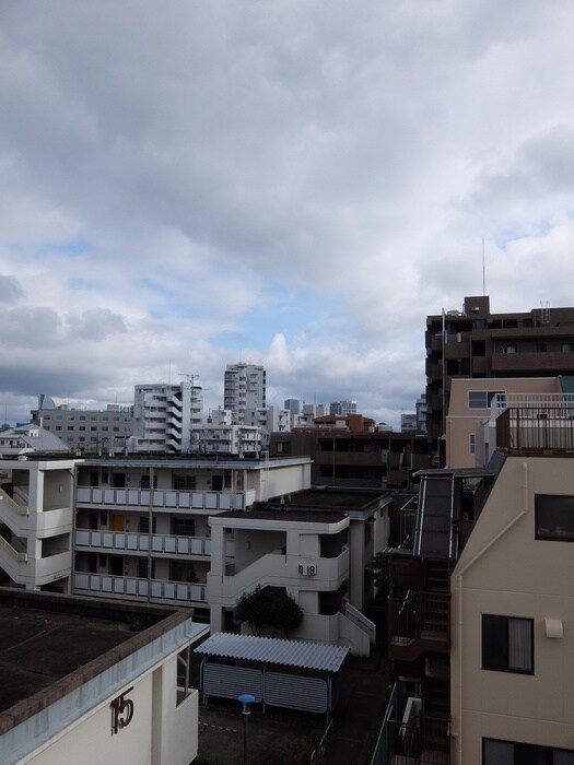 物件内観写真12　(室内からの展望)