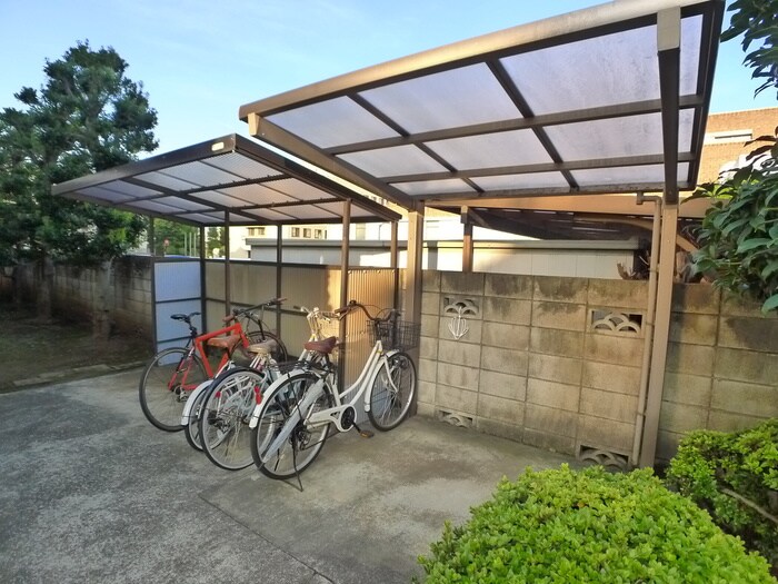 物件外観写真4　(駐輪場)