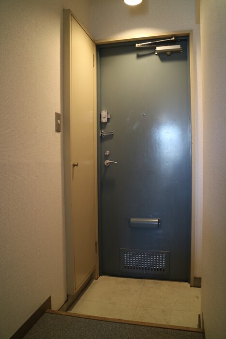 物件内観写真16　(玄関)