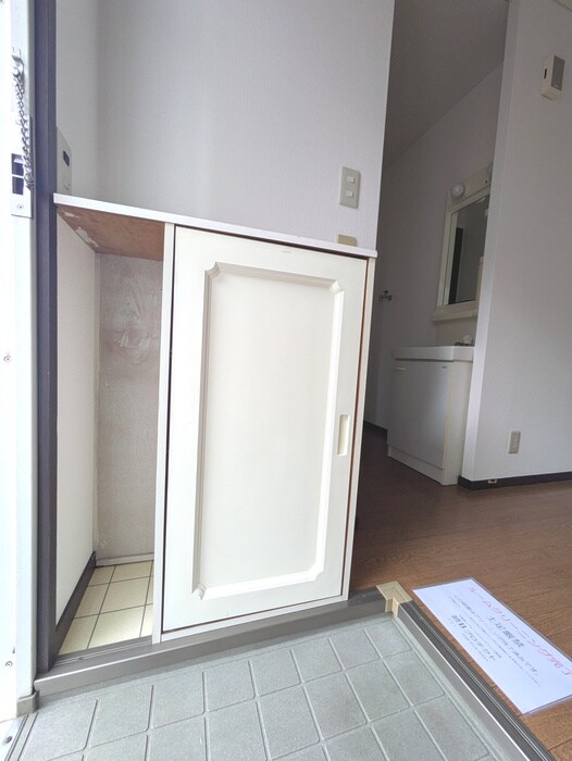 第二サンハイツのぐちの靴箱