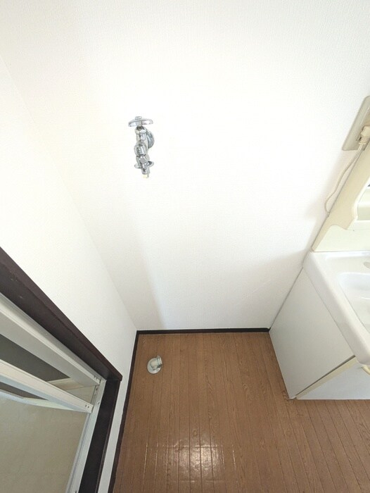 第二サンハイツのぐちの洗濯機置場