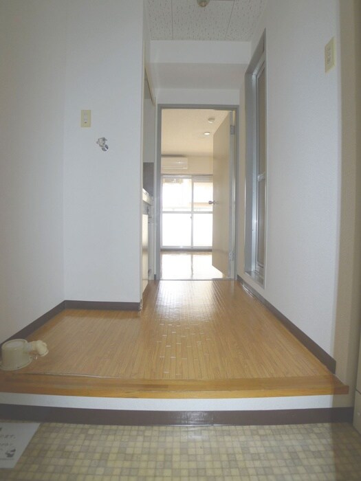 物件内観写真17　(玄関)