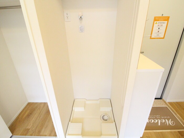 物件内観写真10　(洗濯機置場)