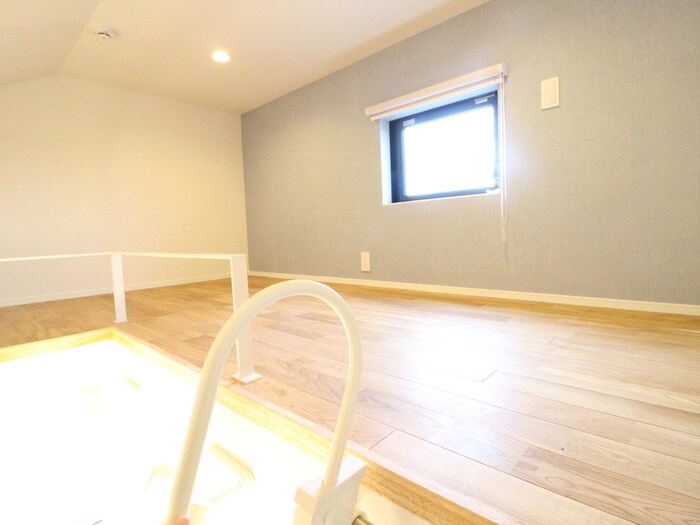 物件内観写真11　(ロフト)