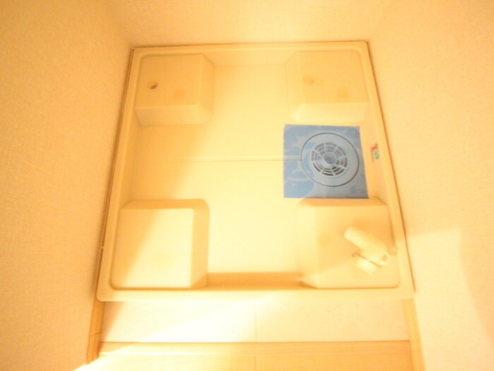 物件内観写真15　(洗濯機置場)