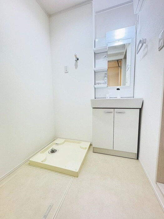 物件内観写真15　(洗濯機置場)